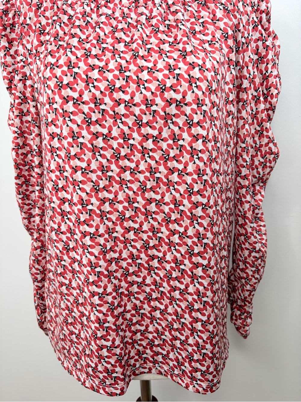 Max Studio Floral Ruched Ruffle Sleeve Top - Picture 3 of 8